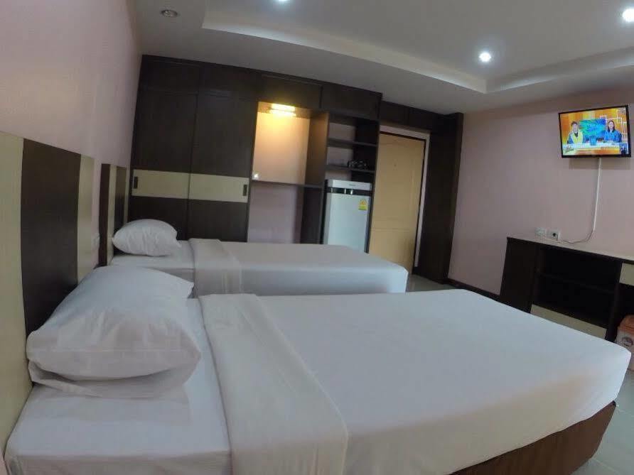 Oyo 523 Aa Pattaya Ville Exterior foto